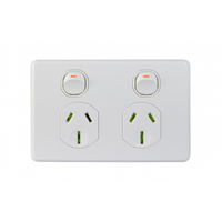 Trader Puma Power Point Switched 2G 15A 250V